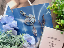 Load image into Gallery viewer, Wildflower Enamel Keychain