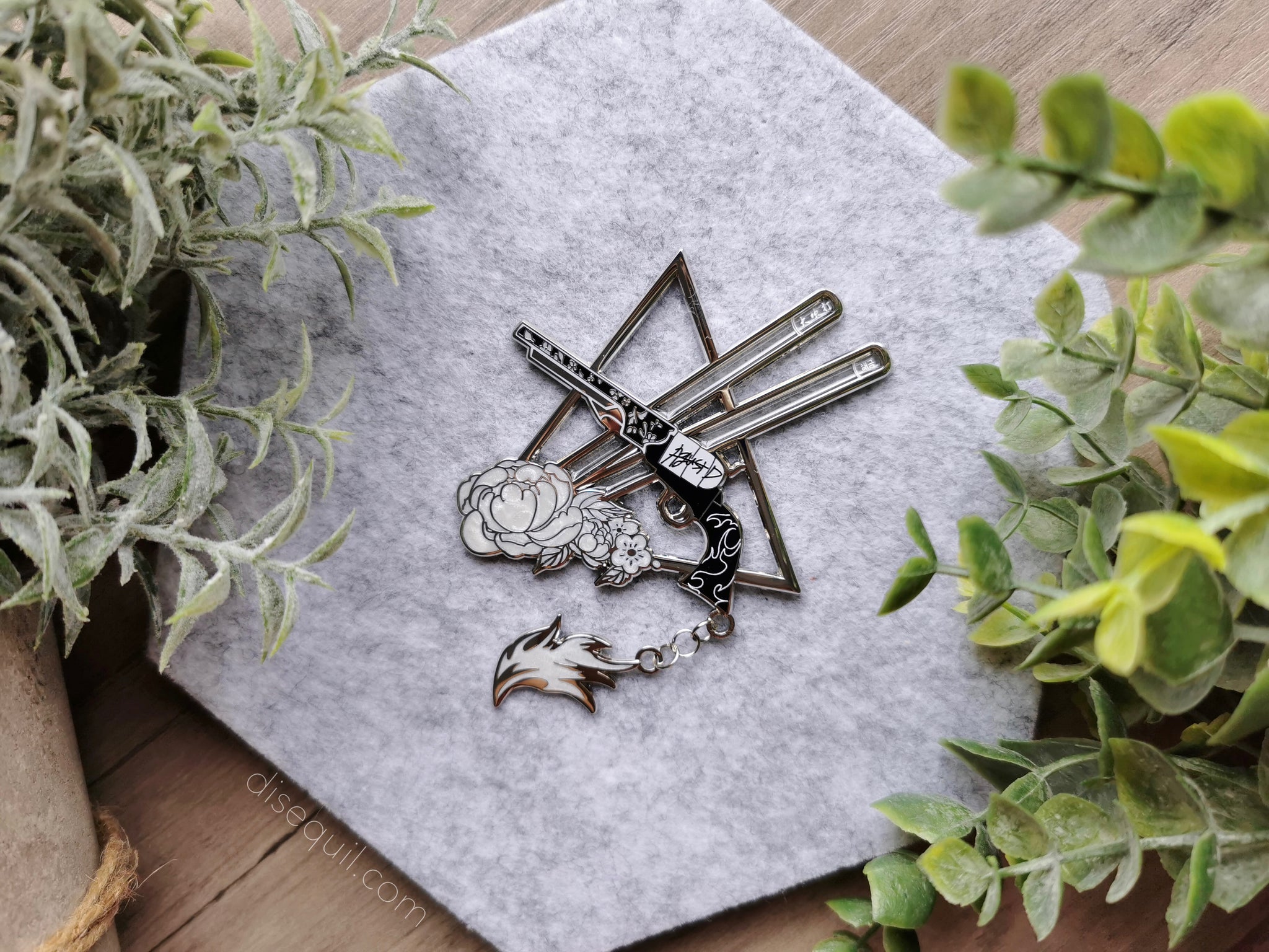 Tour Pins – disequil
